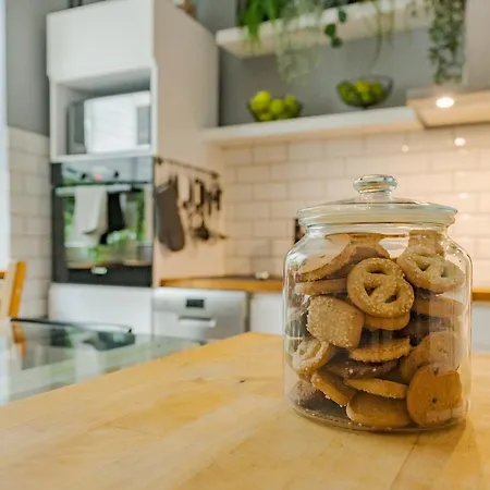 Apartment Daisy's Secret Pless